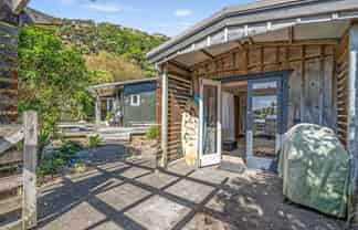 19 Maraetai Place, Port Waikato