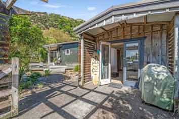 19 Maraetai Place, Port Waikato