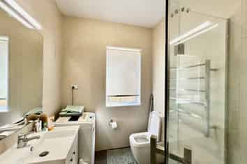 28 Drumbuoy Drive, Flat Bush