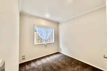 28 Drumbuoy Drive, Flat Bush