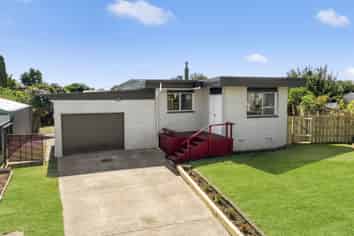 17 Ridgeway Place, Glenview