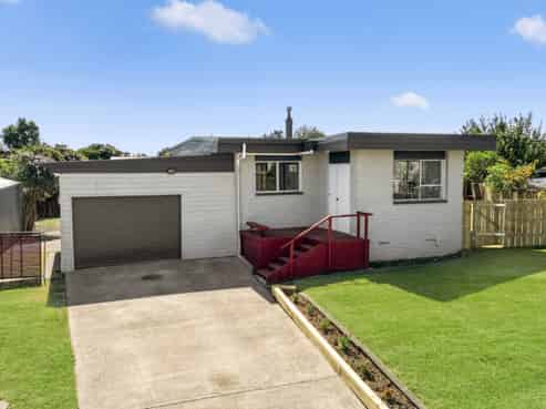 17 Ridgeway Place, Glenview