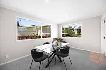 17 Ridgeway Place, Glenview