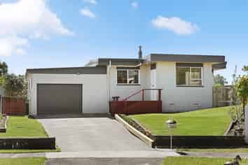 17 Ridgeway Place, Glenview
