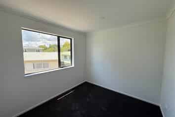 B/28 Pinedale Place, Henderson