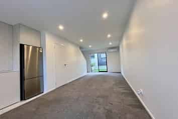 2/14 Wilsher Crescent, Henderson