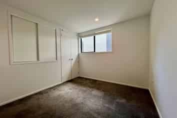 2/14 Wilsher Crescent, Henderson