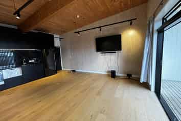 Auckland - Address withheld