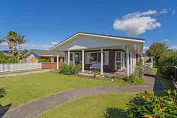 9 Hamilton Crescent, Whitianga