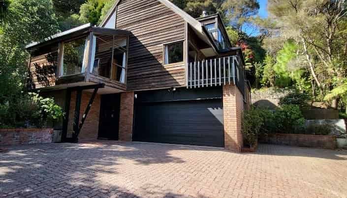 7 Francis Bell Grove, Lowry Bay