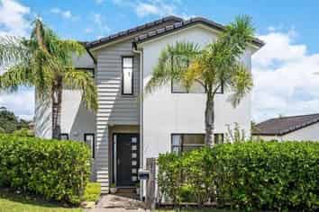 61 Coachman Drive, Flat Bush