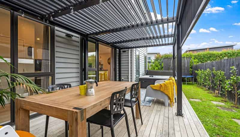 1 Crompton Place, Orewa