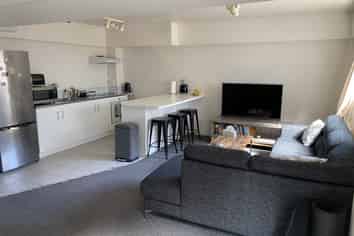 6/14 Little George Street, Thorndon