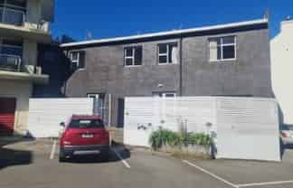 6/14 Little George Street, Thorndon