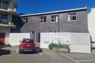 6/14 Little George Street, Thorndon