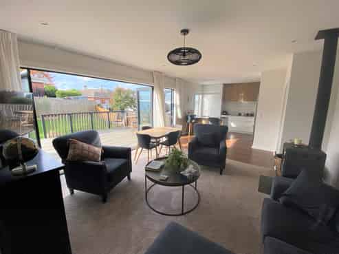 35 Jubilee Street, Mornington