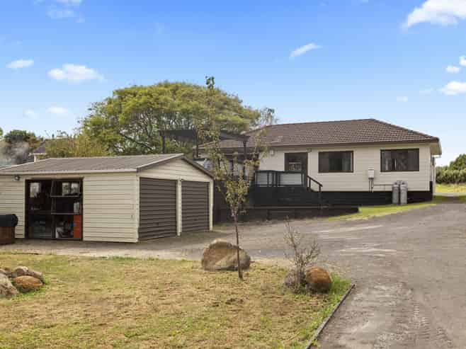 24 Cemetery Road, Waiuku
