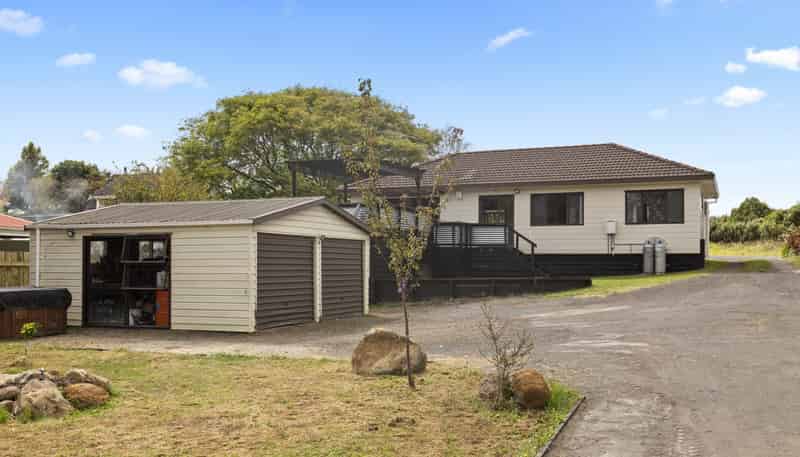 24 Cemetery Road, Waiuku