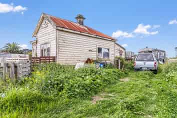 5780 5778 South Road, Okato