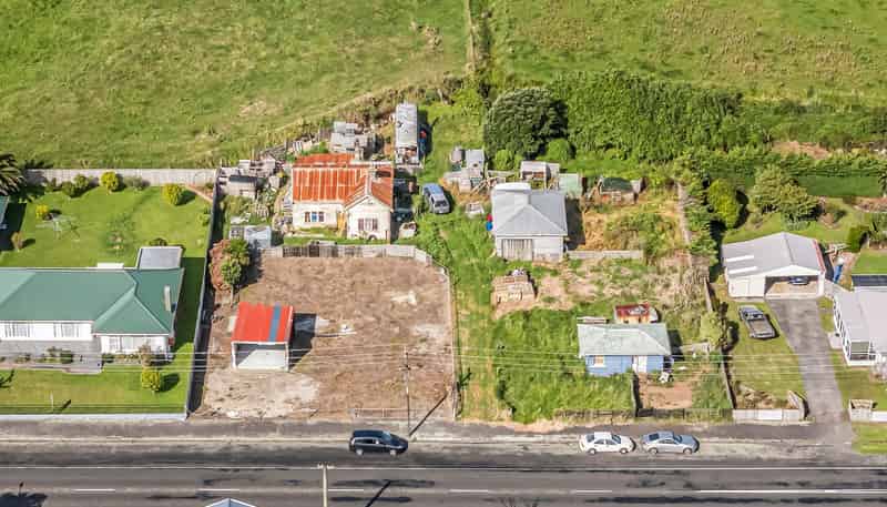 5780 5778 South Road, Okato