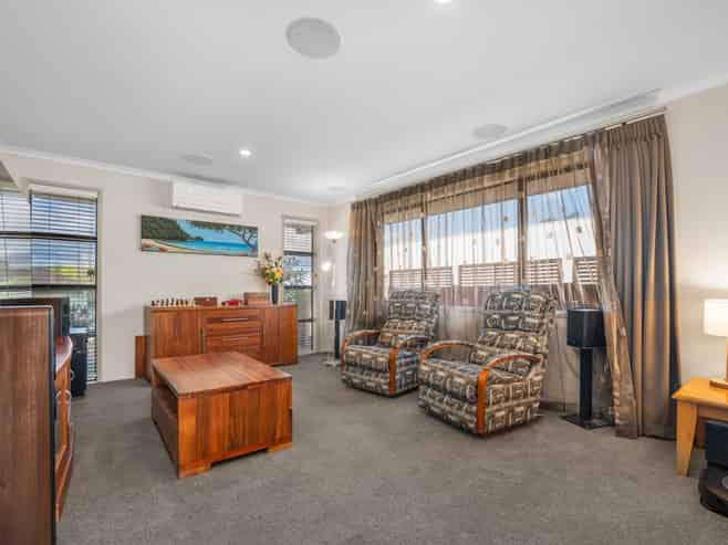 8 Ibis Way, Welcome Bay