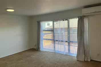 2/107 Moore Street, Howick