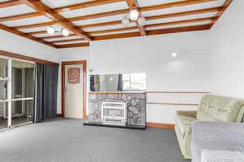 5 Moore Street, West End