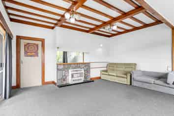 5 Moore Street, West End