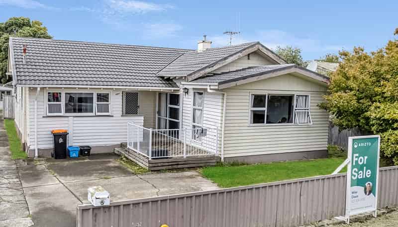 5 Moore Street, West End