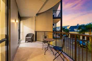 104/525 East coast road, Browns Bay