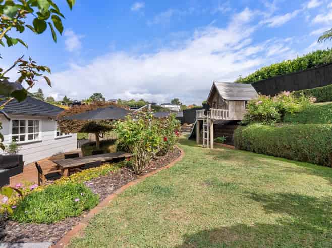 4 Berowald Place, Saint Heliers