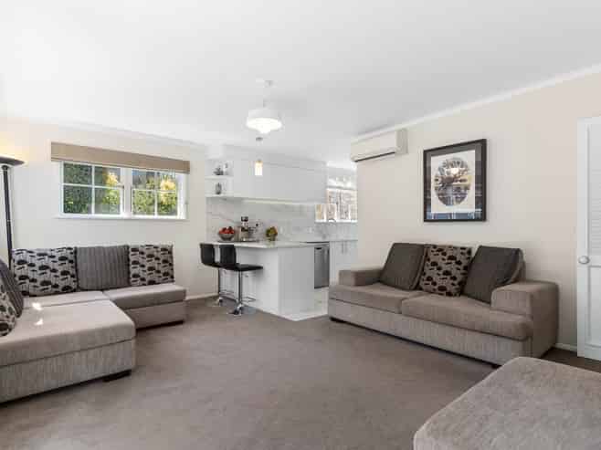 4 Berowald Place, Saint Heliers