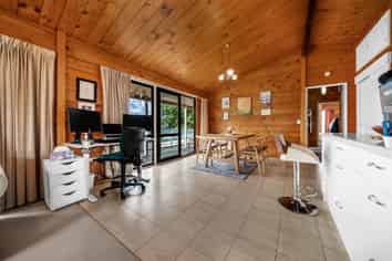 10 Kitewao Street, Northcote