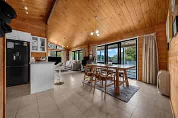 10 Kitewao Street, Northcote