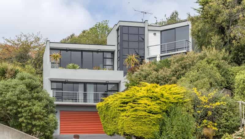 105 Cannon Hill Crescent, Mount Pleasant