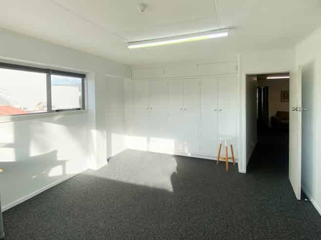 Central downtown Mount office