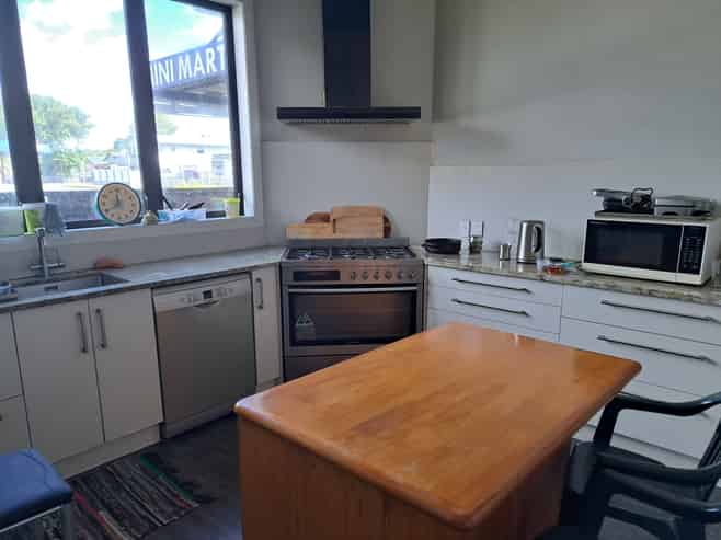 Home with Business Premises-Profile Corner Location