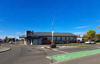 Home with Business Premises-Profile Corner Location