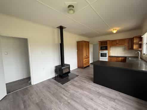 33 Burns Street, Tawhero