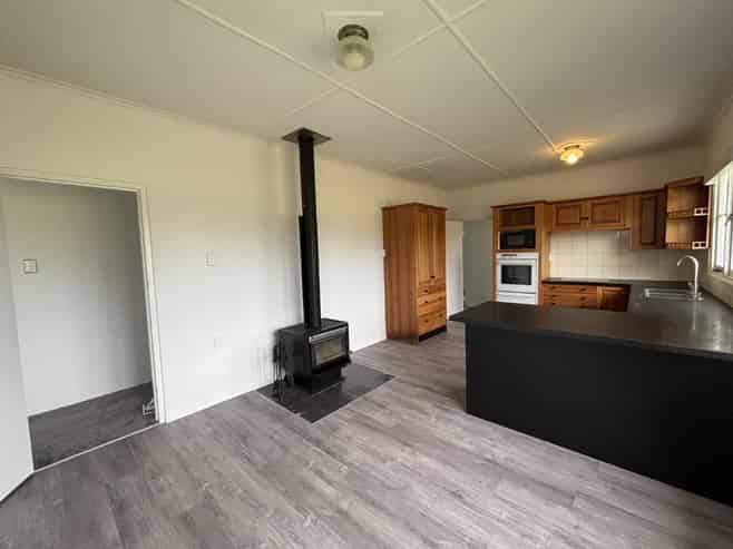 33 Burns Street, Tawhero