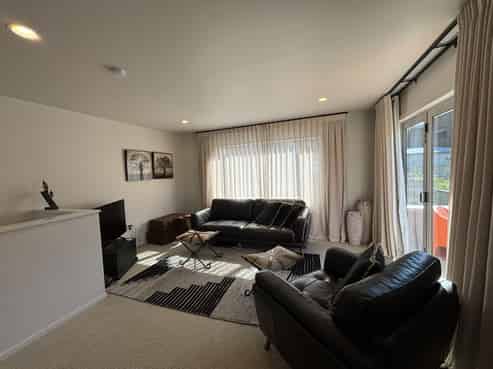 9/208 Lake Terrace, Waipahihi