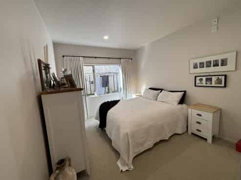 9/208 Lake Terrace, Waipahihi