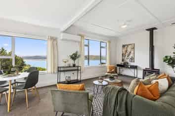 24 Hungerford Road, Lyall Bay