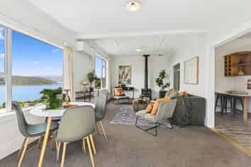 24 Hungerford Road, Lyall Bay