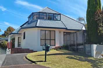 5 Queen Natalie Place, Massey