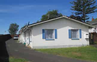 2/14 Islington Street, Frankton