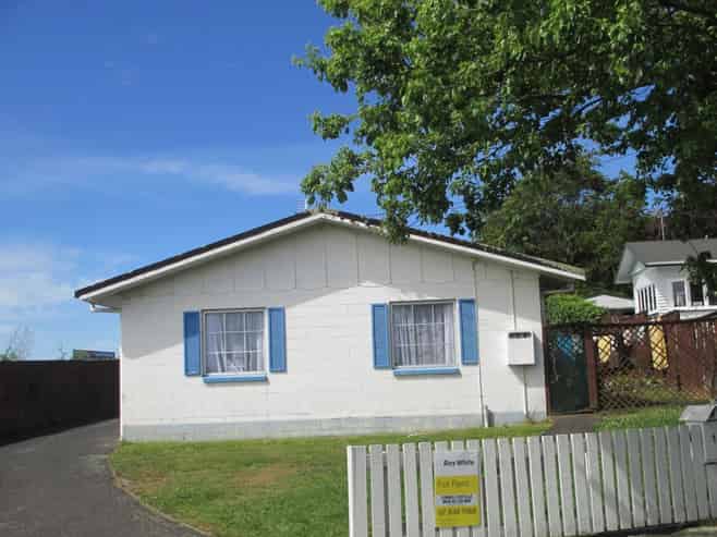 2/14 Islington Street, Frankton