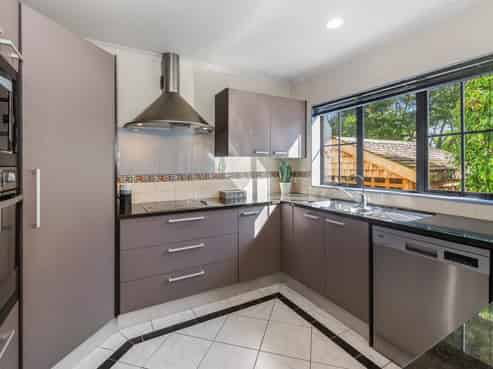 17E Watson Avenue, Sandringham