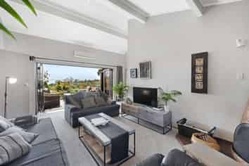 47 Haseler Crescent, Mellons Bay