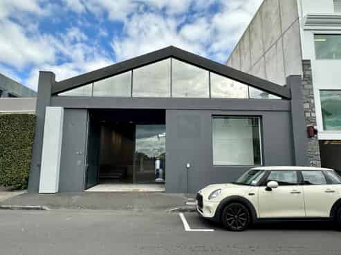 A Distinctive Parnell Workspace